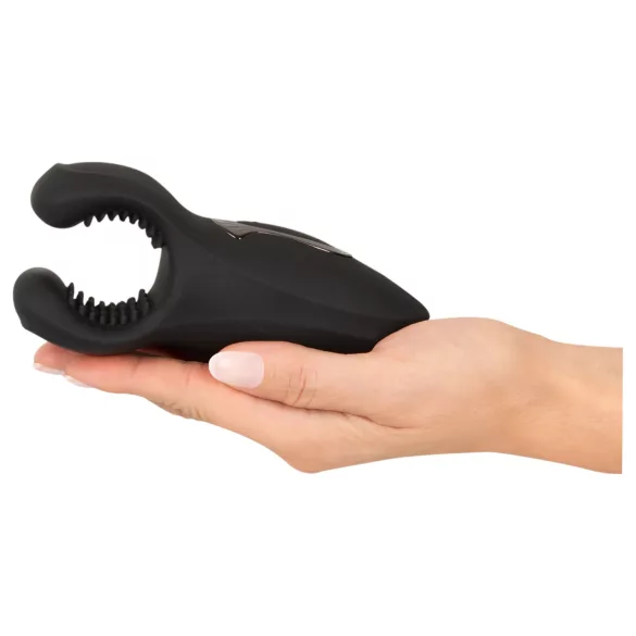 Rebel - Vibrationspenisring mit beweglichem Arm (schwarz)