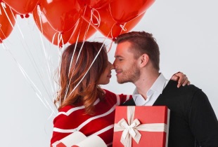 Der grosse Valentinstags-Ratgeber 2026: Sinnliche & romantische Geschenkideen für verliebte Paare